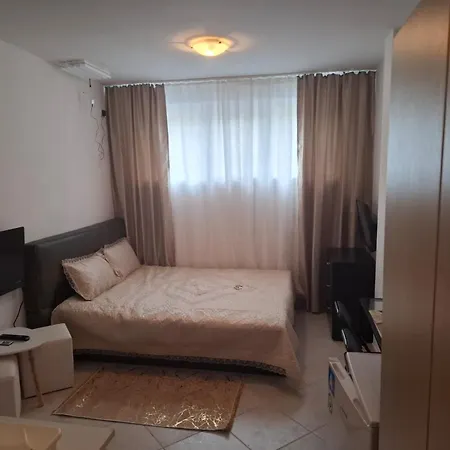 Comfortable In Sunset Complex, Apartment