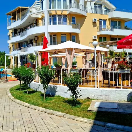 Апартамент Peaceful Retreat At Sunset Complex, *