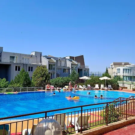 Peaceful Retreat At Sunset Complex, Апартамент Кошарица